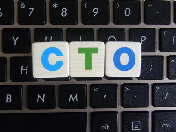 Afkorting CTO (Chief Technology Officer) op toetsenbord achtergrond - Foto, afbeelding
