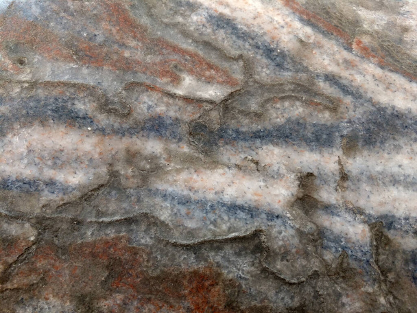 Textura. Halite mineral polido ou sal de rocha. Camadas azuis, vermelhas, brancas
 - Foto, Imagem