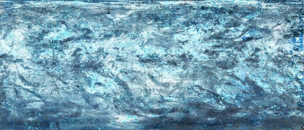 blaue Aquarell-Hintergrundtextur, abstrakt bemalte weiße Wolken mit pastellblauem Border Grunge - Foto, Bild