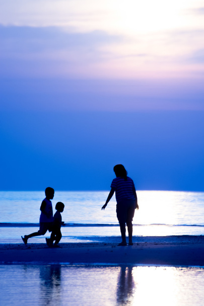 Family on the beach - Foto, imagen
