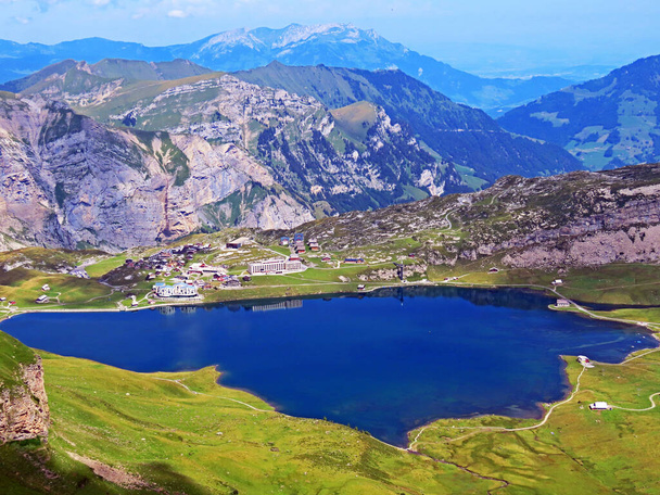 Melchsee alpesi tó vagy Melch-tó az Uri Alpokban, Kerns - Obwald kanton, Svájc (Kanton Obwalden, Schweiz) - Fotó, kép