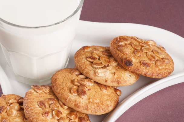 Homemade cookies with nuts and milk - Foto, immagini