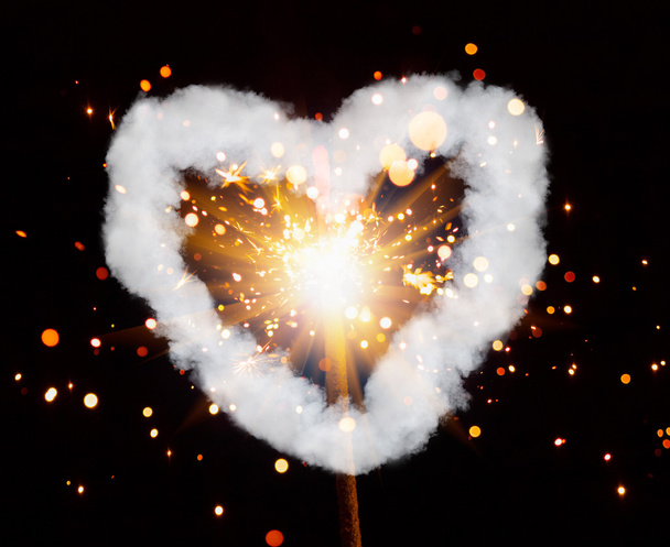 maytap kalp ile duman halkası şeklinde - Fotoğraf, Görsel
