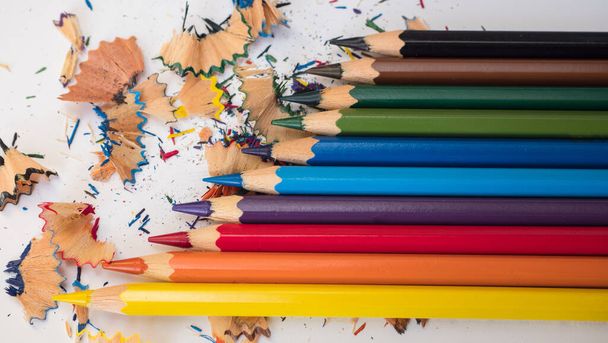 pencils of different colors on the table - Foto, imagen