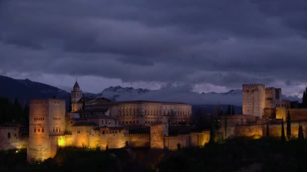 Ночной вид Альгамбры
 - Кадры, видео