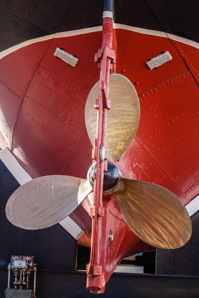 gőz hajóval sárgaréz propelleres - Fotó, kép