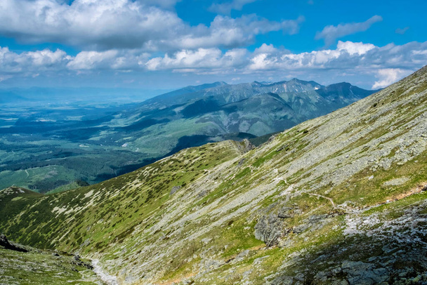West-Tatra vanaf Krivan piek, Hoge Tatra bergen, Slowaakse Republiek. Wandelthema. Reisbestemming. - Foto, afbeelding