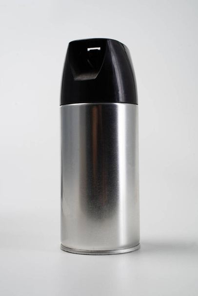 Blank aluminum spray can - Foto, afbeelding