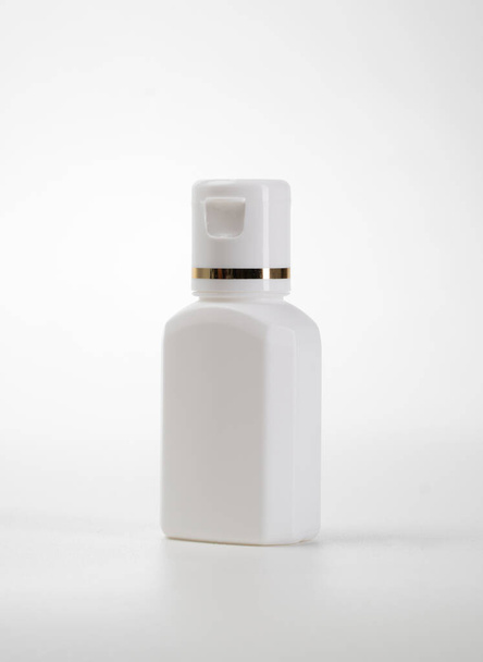 White lotion bottle template. - Foto, afbeelding