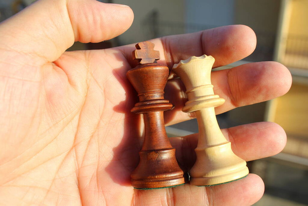 Король и королева в шахматах - салон игры - Фото, изображение