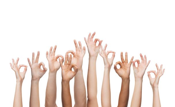 Menschenhände zeigen Ok-Zeichen - Foto, Bild