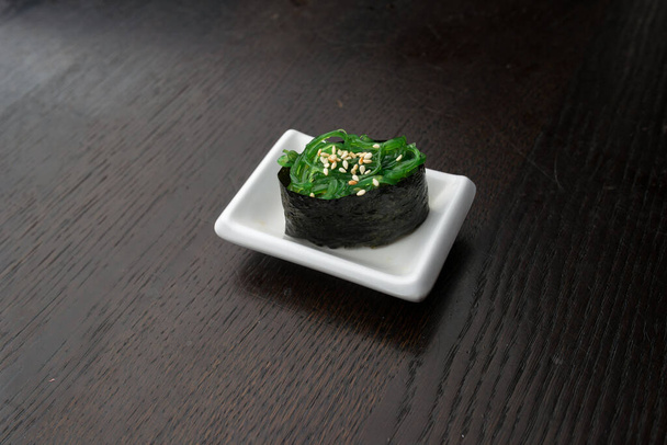 sushi on a plate - Foto, Bild