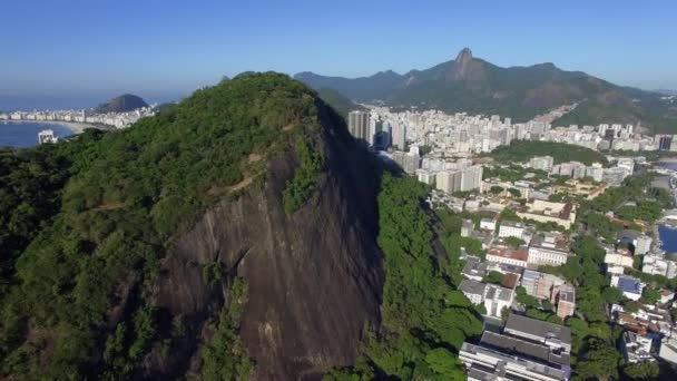 Πέτρινο βουνό. Ρίο ντε Τζανέιρο Βραζιλία. - Πλάνα, βίντεο