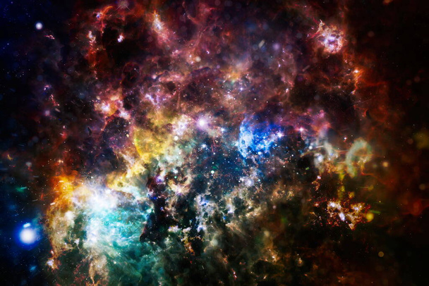 Διαστημικό υπόβαθρο με κόκκινο νεφέλωμα και αστέρια. Χαοτικό διαστημικό υπόβαθρο. Τα στοιχεία αυτής της εικόνας που παρέχονται από τη NASA. - Φωτογραφία, εικόνα