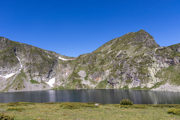 Paysage estival avec le lac du rein, montagne de Rila, les sept lacs de Rila, Bulgarie - Photo, image