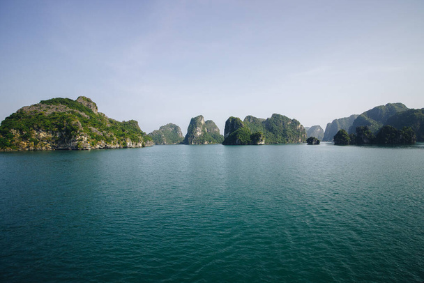 A breathtaking shot of a beautiful seascape in Ha Long Bay, Vietnam - Фото, изображение