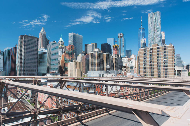 A beautiful shot of buildings in New York City on a bright day - Φωτογραφία, εικόνα