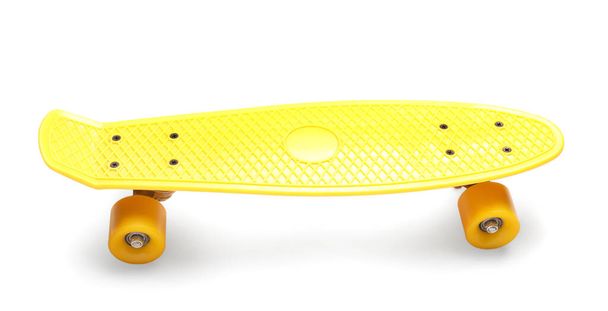 Kleur skateboard op witte achtergrond - Foto, afbeelding