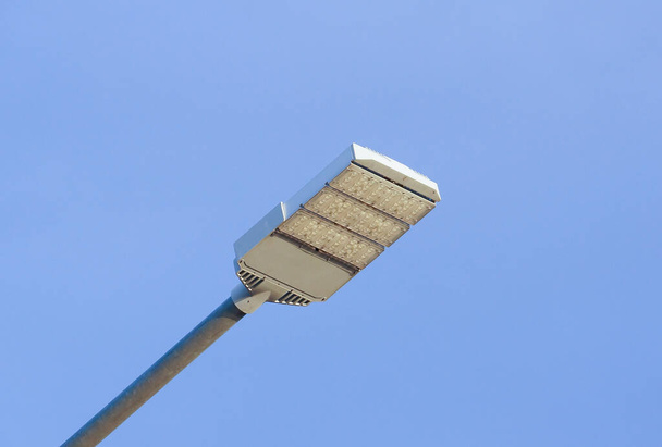 Εξωτερικός λαμπτήρας LED που απομονώνεται σε λευκό φόντο - Φωτογραφία, εικόνα