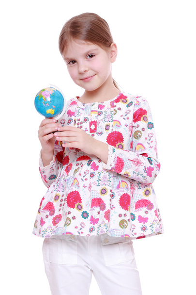 Girl with the globe in hands - Foto, Bild