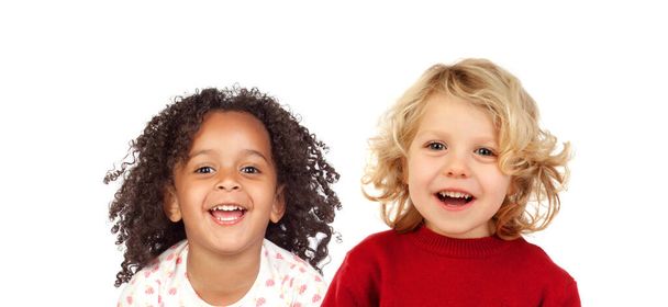 Niños felices riendo aislados sobre un fondo blanco - Foto, Imagen