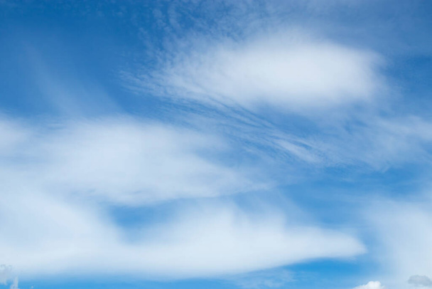 Altostratus clouds against a blue sky. Screensaver - Foto, immagini