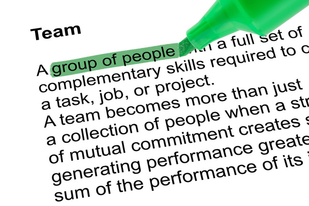 強調表示された単語の緑のペンでチームのための人々 のグループ. - 写真・画像