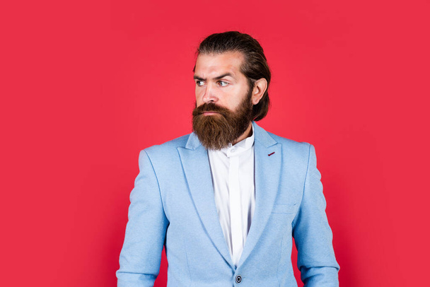 Intelligent Businessman with beard. Bearded Man In classical style. glamour bride groom. man on formal event. male business fashion. hipster wear blue jacket. barbershop concept - Foto, Imagen