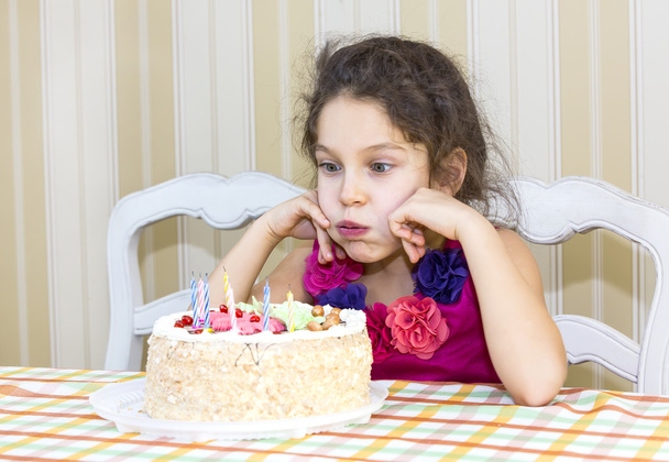 Have fun eating birthday cake - Foto, imagen
