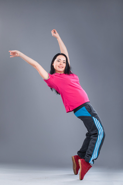 jonge vrouw danser poseren - Foto, afbeelding