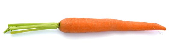 Zanahoria fresca aislada sobre fondo blanco - Foto, Imagen
