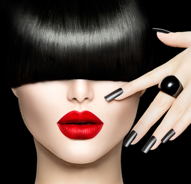 Beauty Girl Portrait with Trendy Hair style, Makeup and Manicure - Foto, Imagem