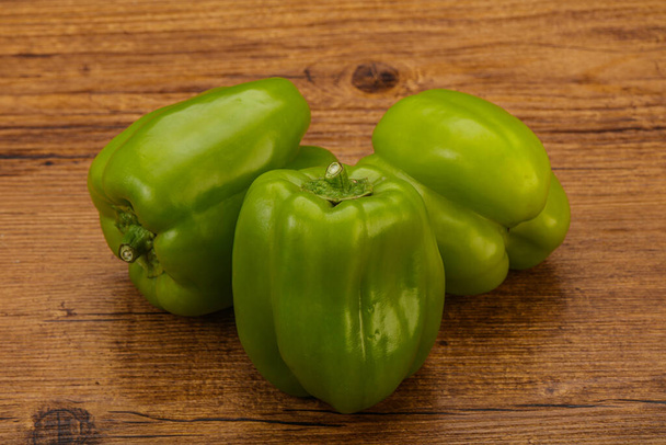 Πράσινο γλυκό bell pepper λαχανικά σωρό  - Φωτογραφία, εικόνα