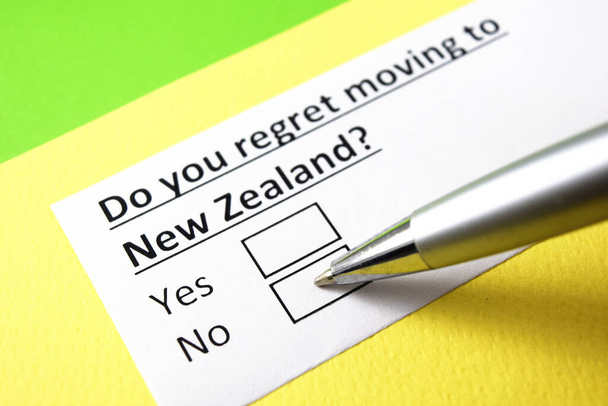 Tu regrettes d'avoir déménagé en Nouvelle-Zélande ? Oui ou non? - Photo, image
