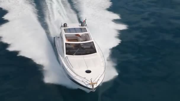 Bateau à moteur, rio yachts meilleur yacht italien
 - Séquence, vidéo