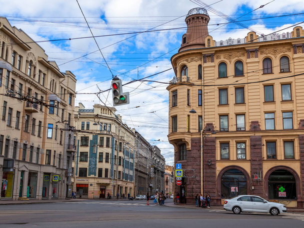 St. Petersburg, Russia, July 13, 2020. The architectural ensemble typical for the area of historical buildings. - 写真・画像