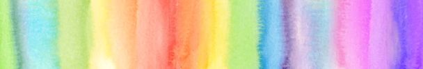 Textura panorámica realista acuarela arco iris sobre un fondo blanco - ilustración - Vector, imagen
