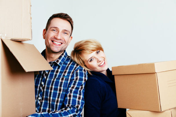 Couple with carton boxes - Photo, Image
