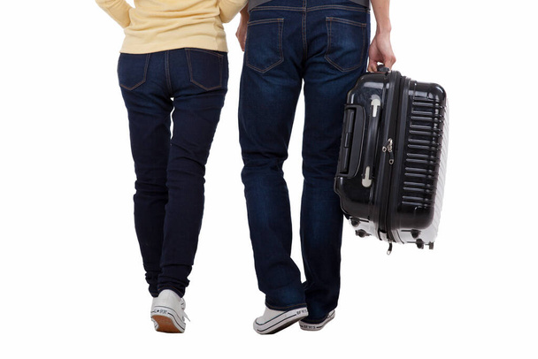 Retrato de pareja joven tirando de valise - Foto, imagen