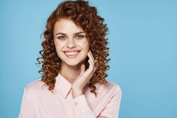 portrait of  young beautiful woman with curly hair on  isolated background - Fotografie, Obrázek