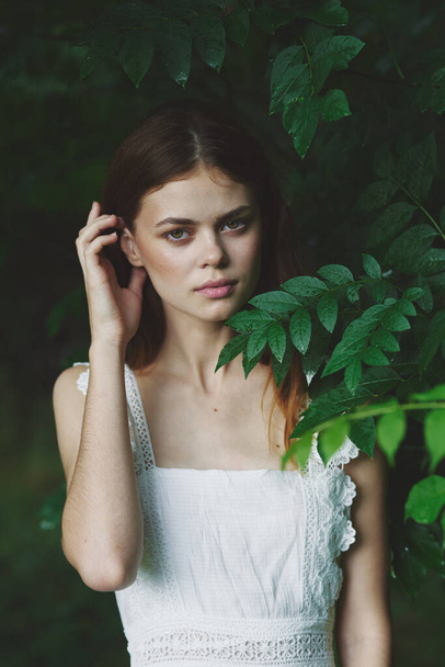 young beautiful woman posing in the garden  - Foto, immagini