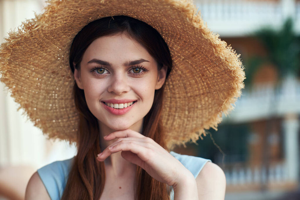   Young woman in straw hat on tropical resort  - Zdjęcie, obraz