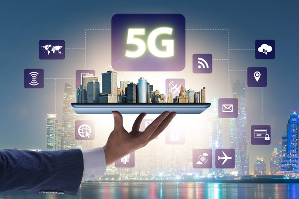 5G mobiele technologie concept - hoge internetsnelheid - Foto, afbeelding