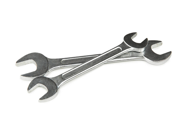 Két acél kulcs elszigetelt fehér alapon - Fotó, kép