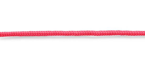 Довга мотузка на білому тлі
 - Фото, зображення