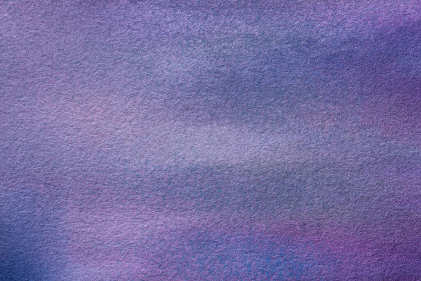 抽象美術背景ネイビー青と紫の色。柔らかい紫色のグラデーションを持つキャンバス上の水彩画。パターンと紙の上のアートワークの断片。テクスチャの背景. - 写真・画像