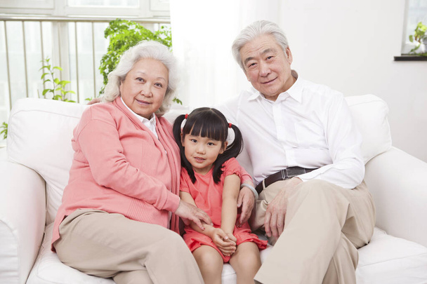 	Senior couple with granddaughter	 - Foto, imagen