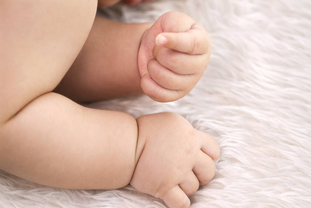 Close-up of hands of baby - Foto, Imagem