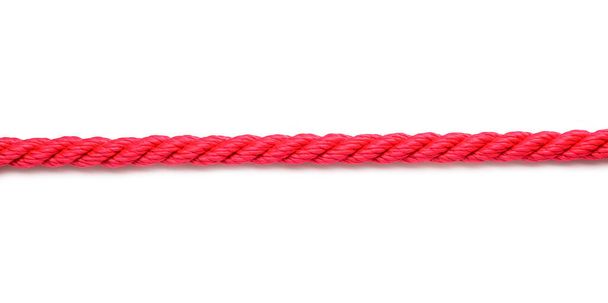 Langes Seil auf weißem Hintergrund - Foto, Bild
