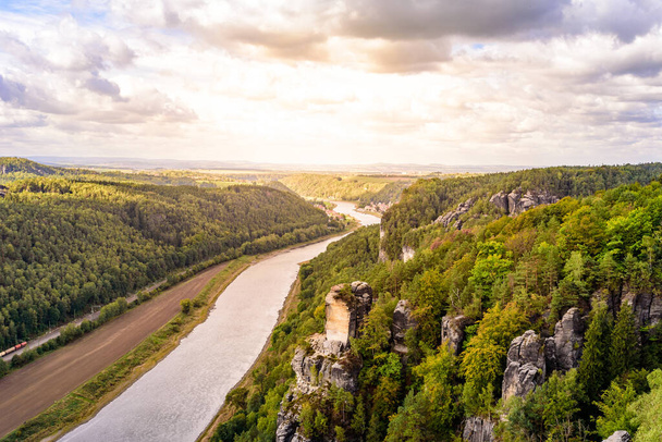 View from the bastei viewpoint of the Elbe river - beautiful landscape scenery of Sandstone mountains in Saxon Switzerland National Park, Germany - Fotografie, Obrázek